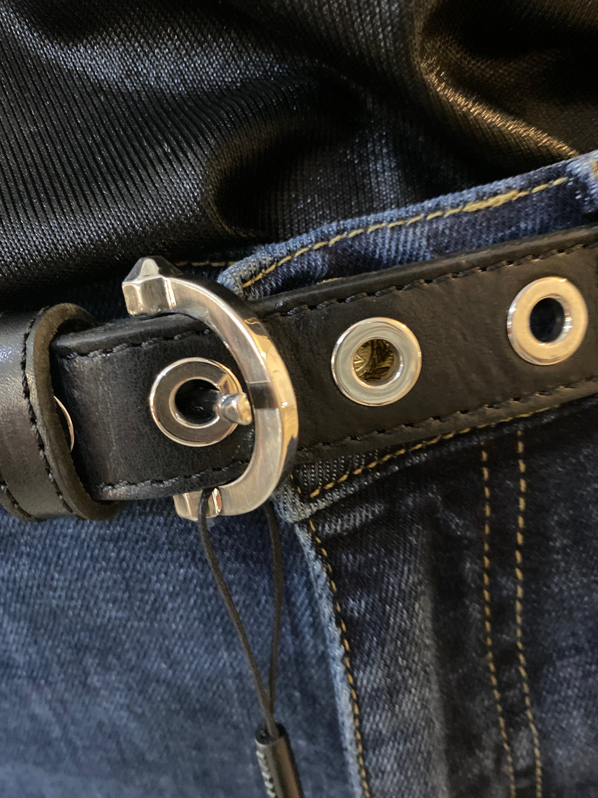 Eyelet Leather Belt | Black