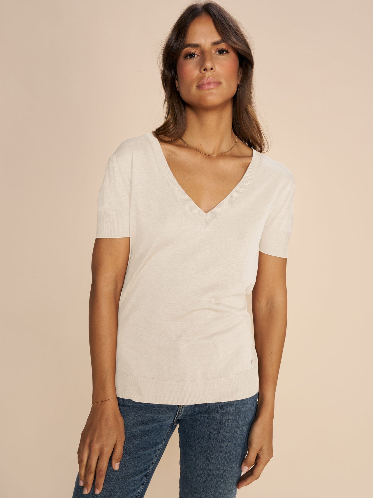 Sink V Neck T-Shirt | Ecru