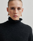 Neva Knit T Neck | Dark Grey Melange