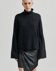 Neva Knit T Neck | Dark Grey Melange