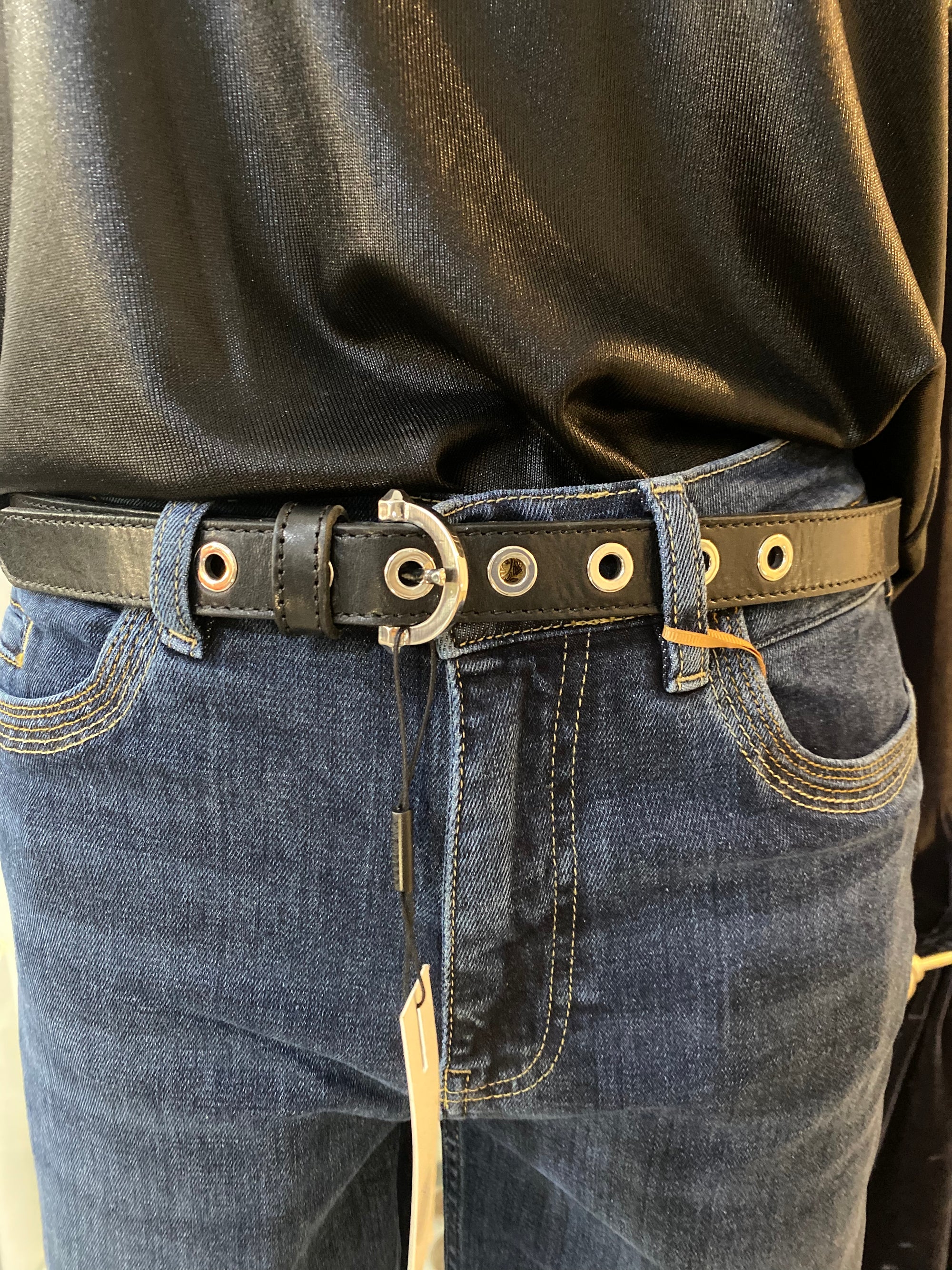 Eyelet Leather Belt | Black