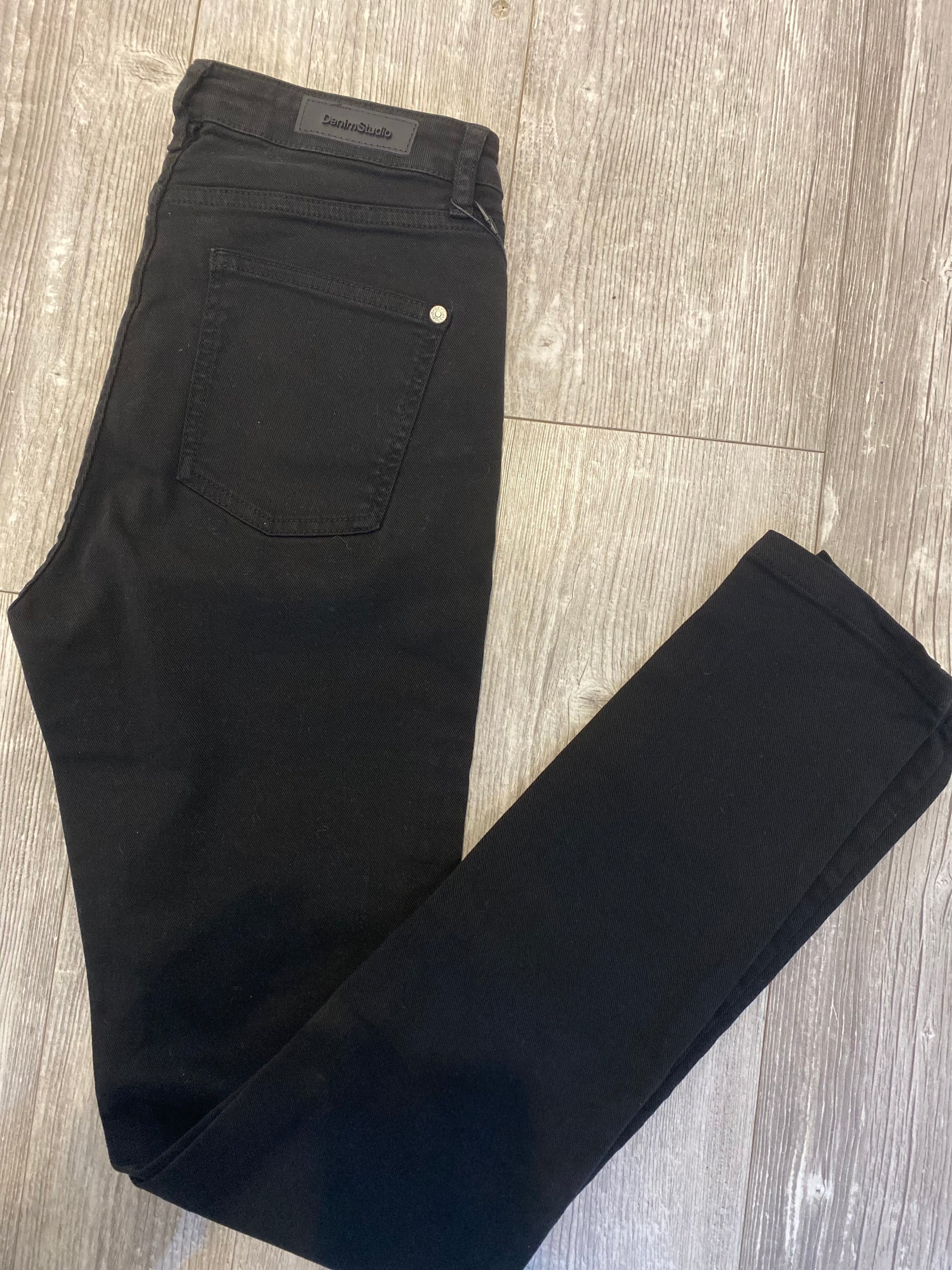 Claire Jeans