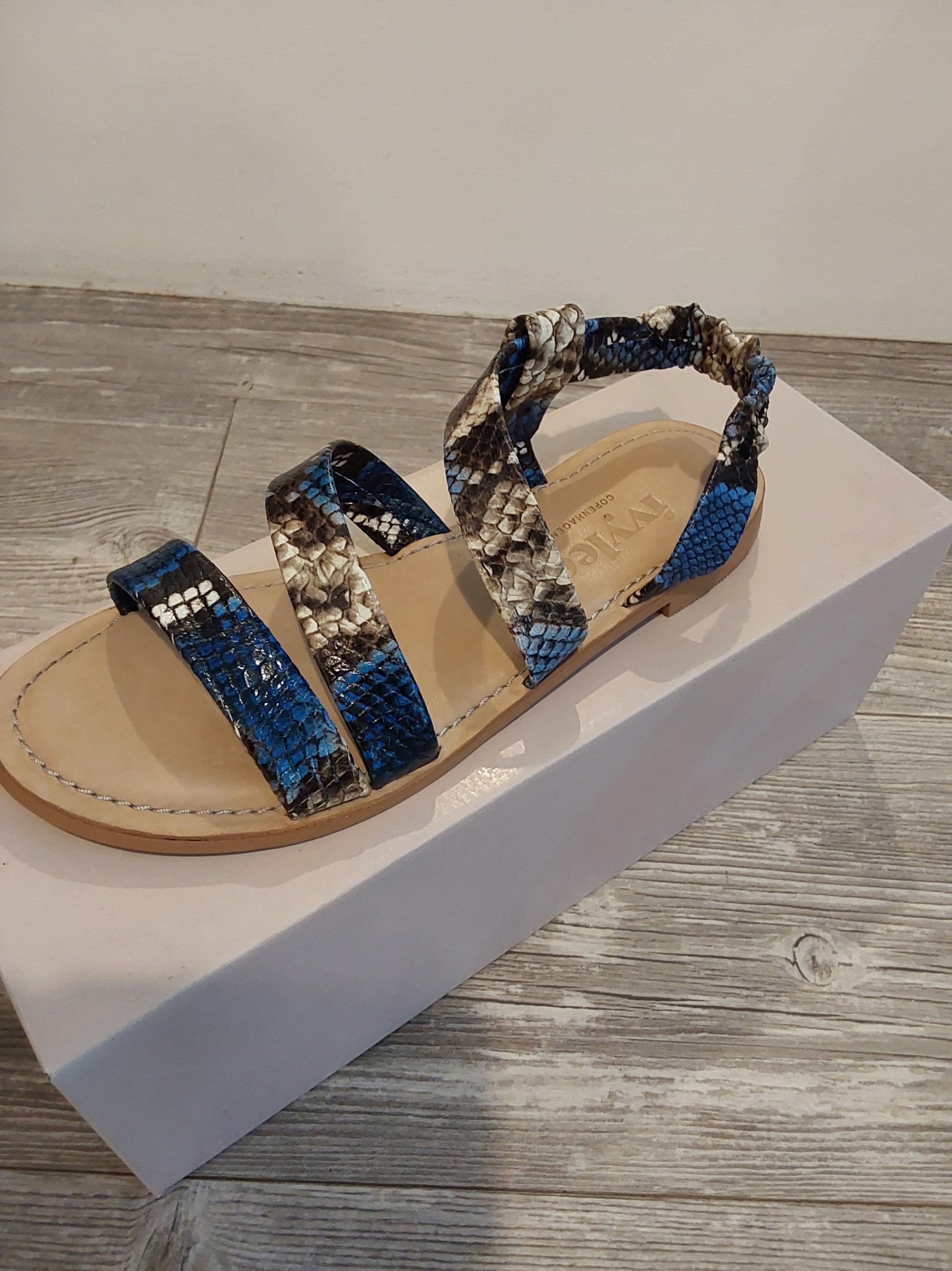 Ivy Lee Cherry Sandal - Blue