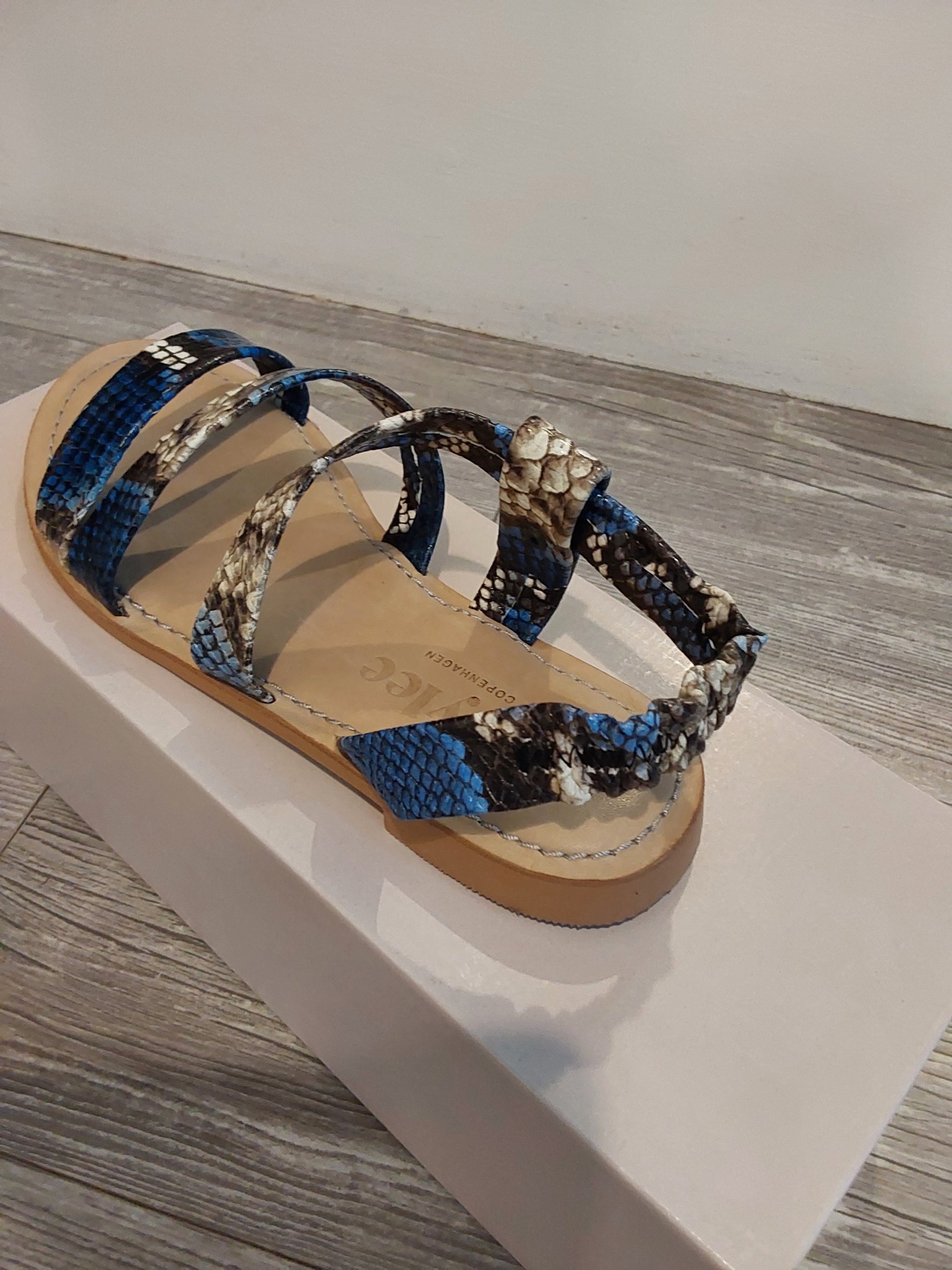 Ivy Lee Cherry Sandal - Blue