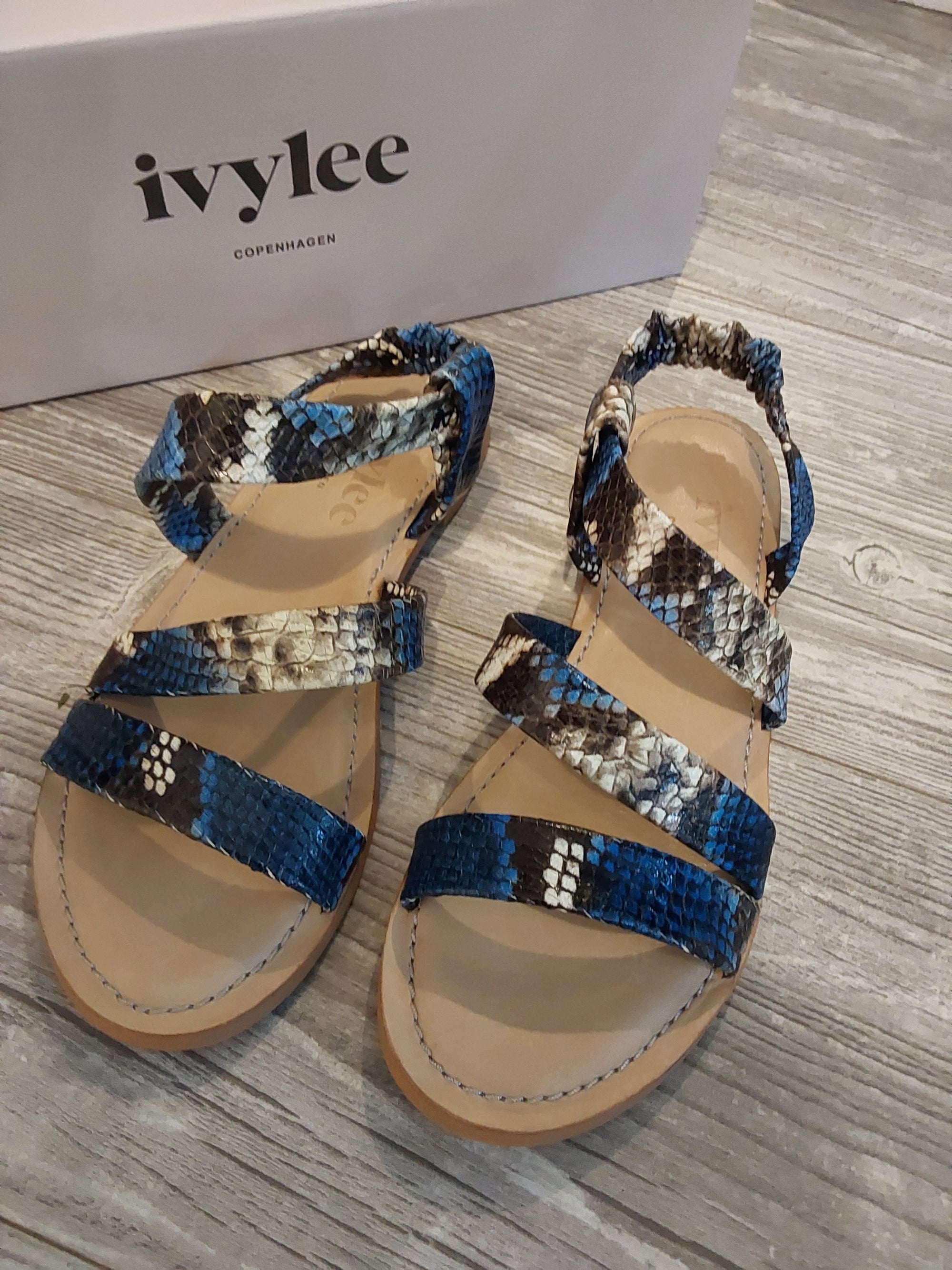 Ivy Lee Cherry Sandal - Blue