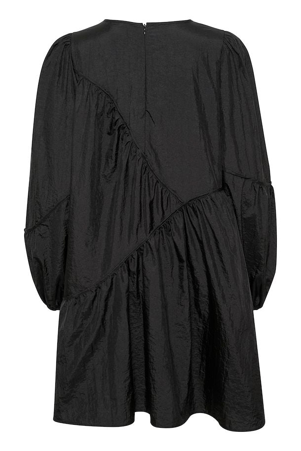 Hesla Dress in Black Hesla Dress in Black