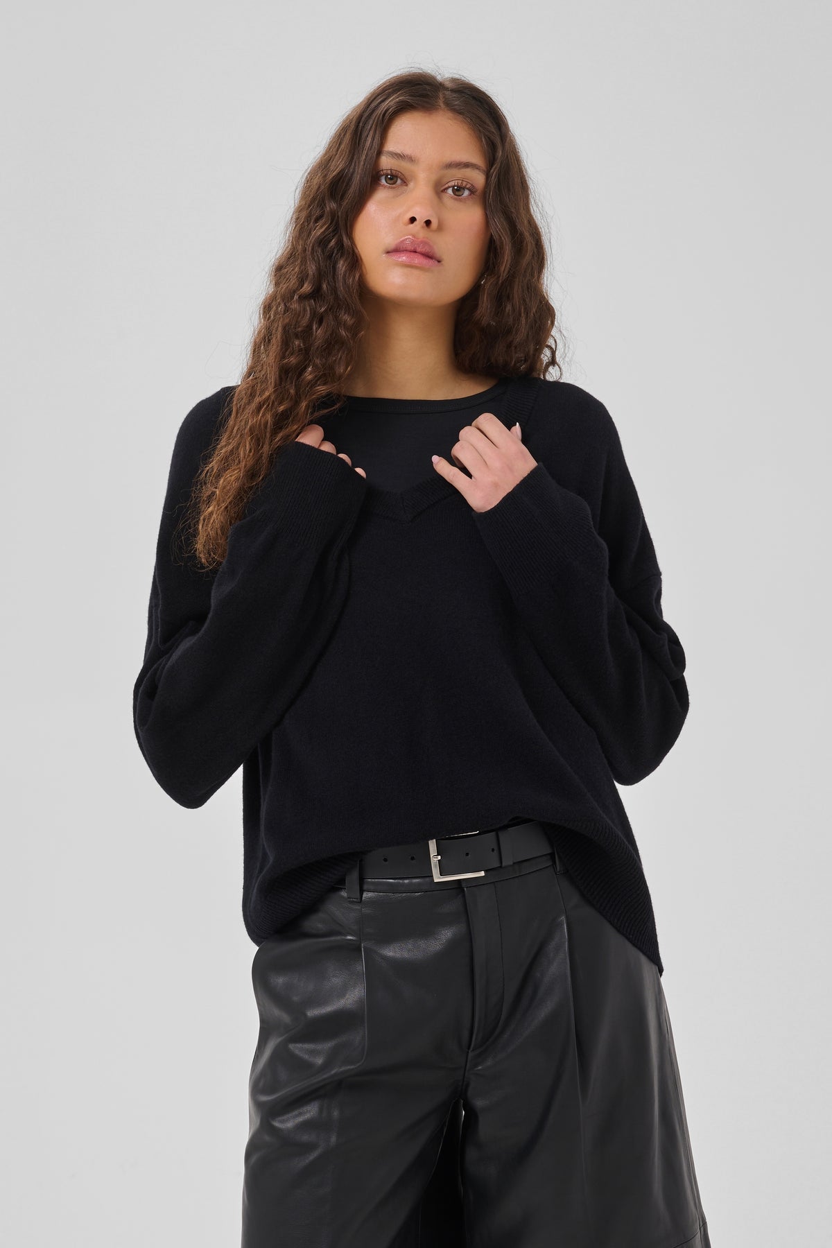 Jola V-Neck Knit