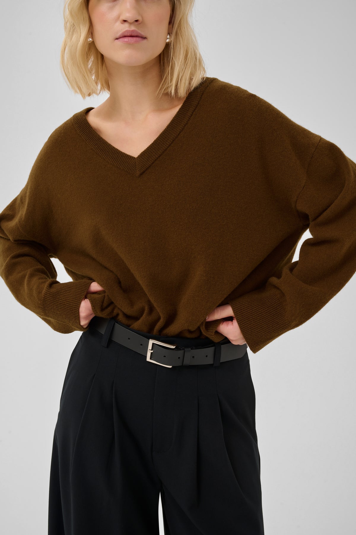 Jola V-Neck Knit