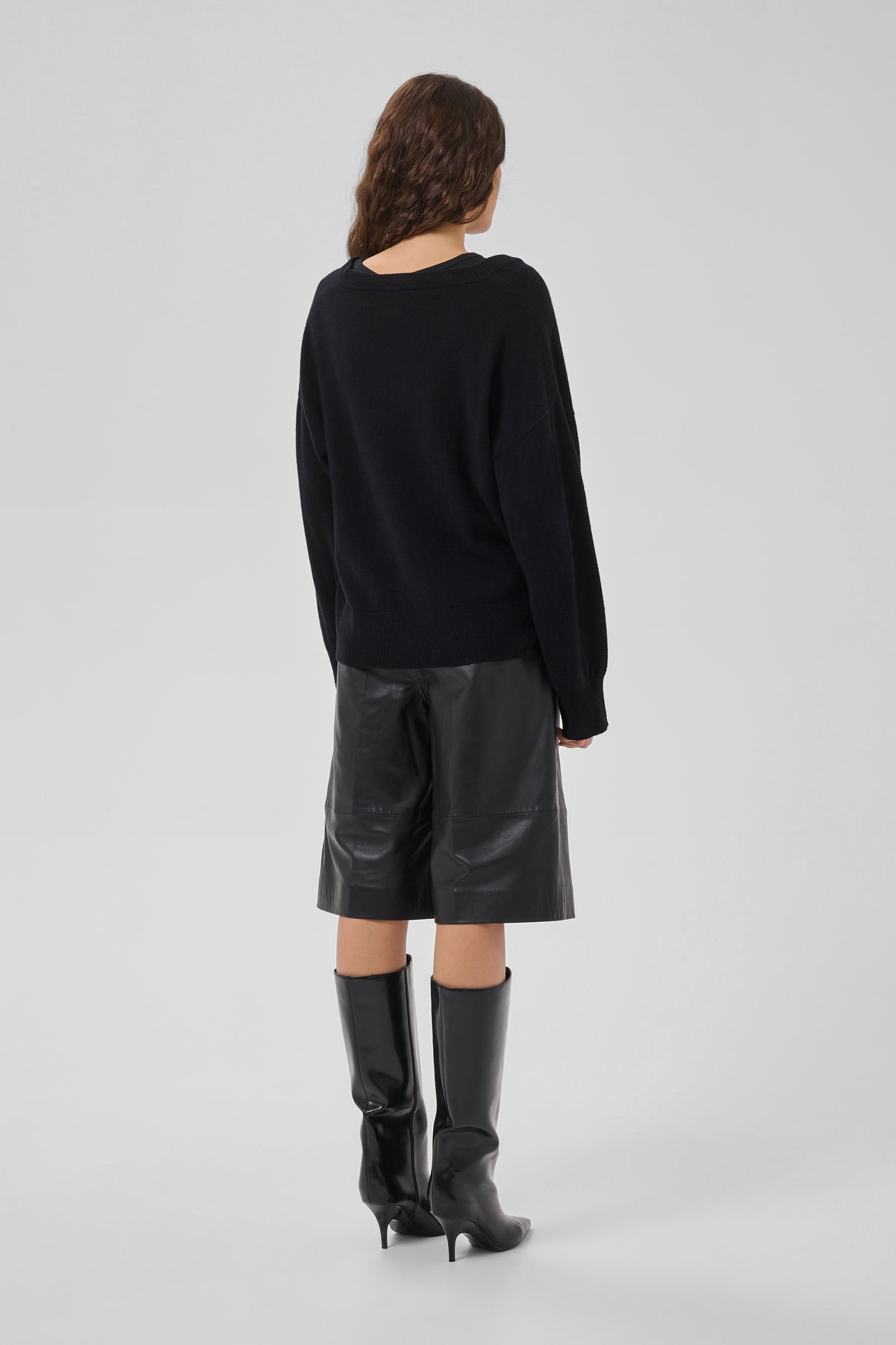 Jola V-Neck Knit